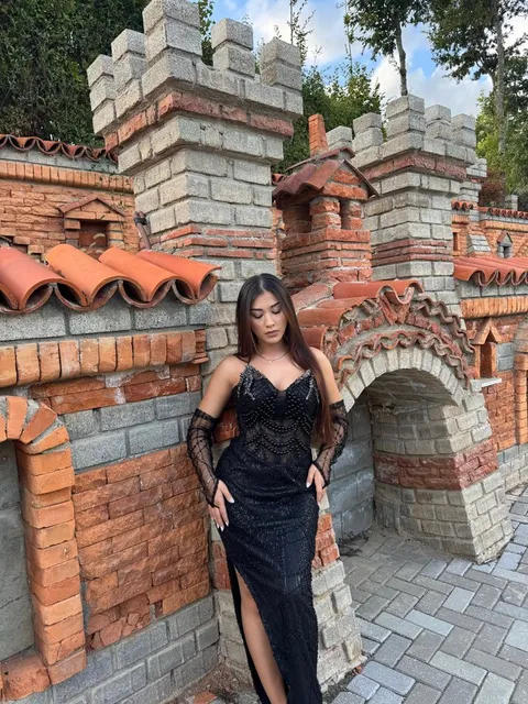 Black dress 🖤 – Fustan mbrëmjeje me qira në Prishtinë