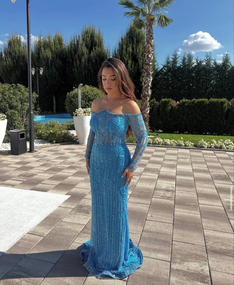 Blue dress – Fustan mature me qira në Prishtinë
