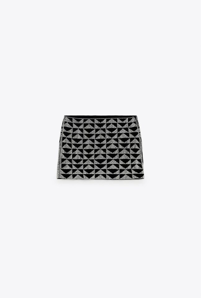 Mini skirt – Fund i shkurtër me qira në Ferizaj