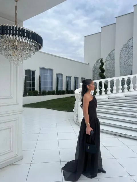 Café Royale – Fustan mbrëmjeje me qira në Prishtinë