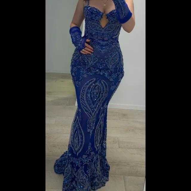 Fustan Navy Blue – Fustan mbrëmjeje me qira në Prishtinë