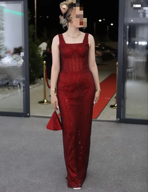 Fustan elegant – Fustan koktej me qira në Prishtinë