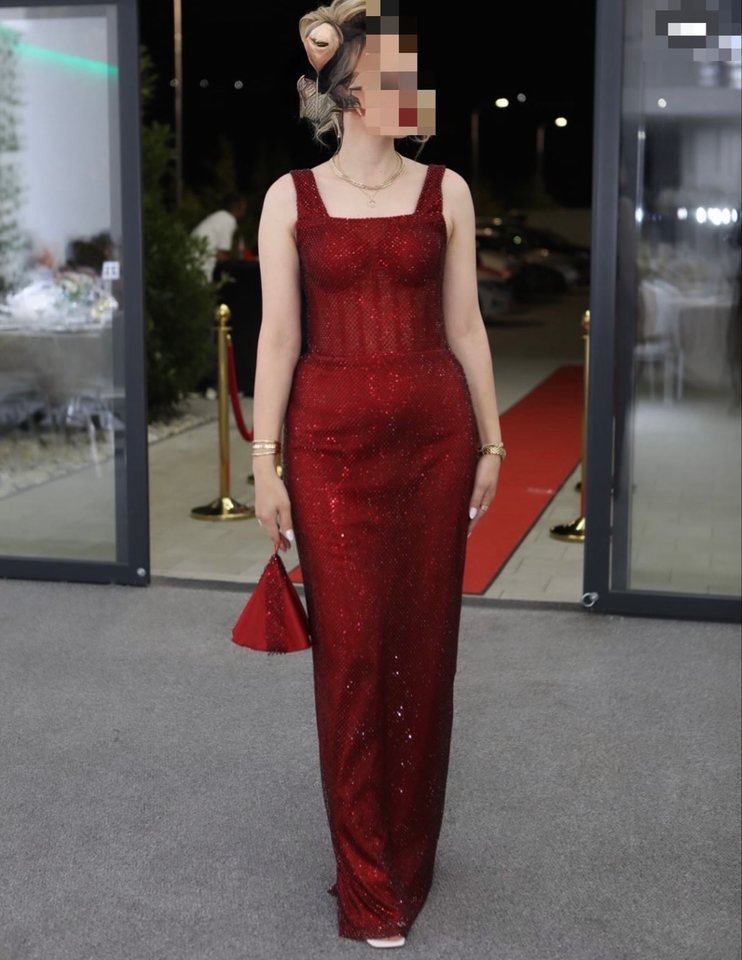 Fustan elegant – Fustan koktej me qira në Prishtinë