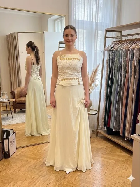 Fustan elegant – stil nusërie – Fustan koktej me qira në Fushë Kosovë
