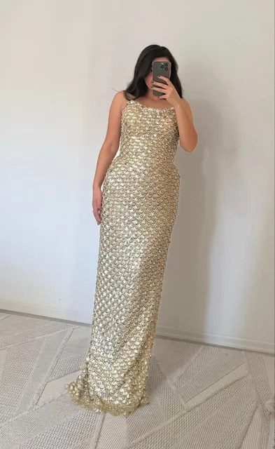 Fustan metalik mbrëmjeje – Fustan mbrëmjeje me qira në Ferizaj