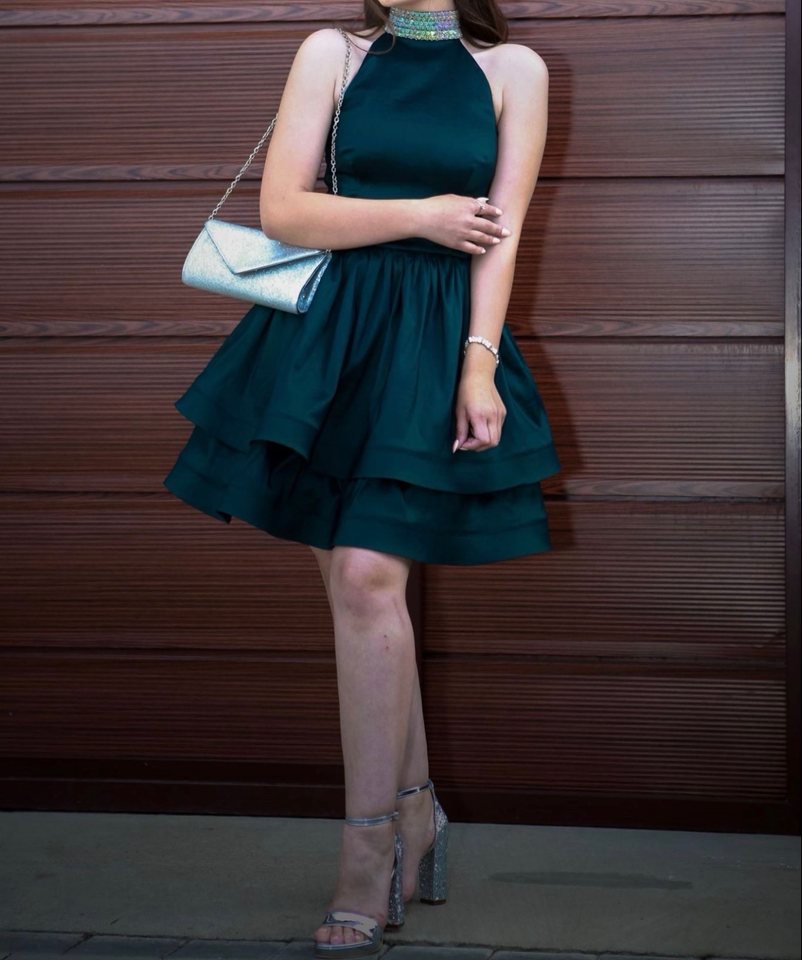 Prom Dress – Fustan mbrëmjeje me qira në Prishtinë