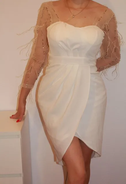 Short white dress – Fustan mbrëmjeje me qira në Prishtinë