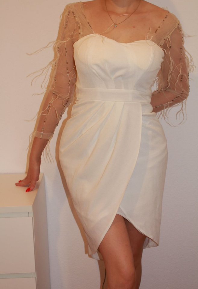 Short white dress – Fustan mbrëmjeje me qira në Prishtinë