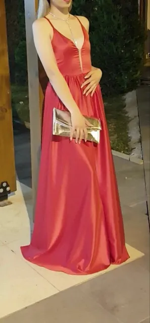 red dress – Fustan nusërie me qira në Ferizaj
