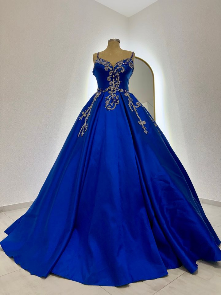 Blue Majesty – Fustan nusërie me qira në Prizren