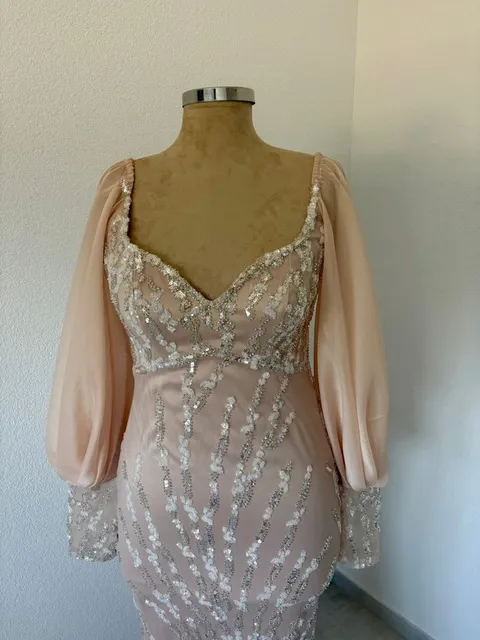 Eleganc – Fustan nusërie me qira në Prizren