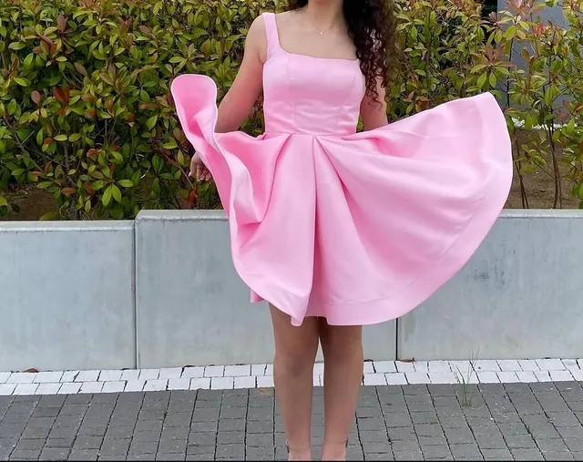 Fustan pink – Fustan mature me qira në Prishtinë