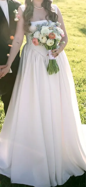 Wedding dress – Fustan nusërie me qira në Prishtinë