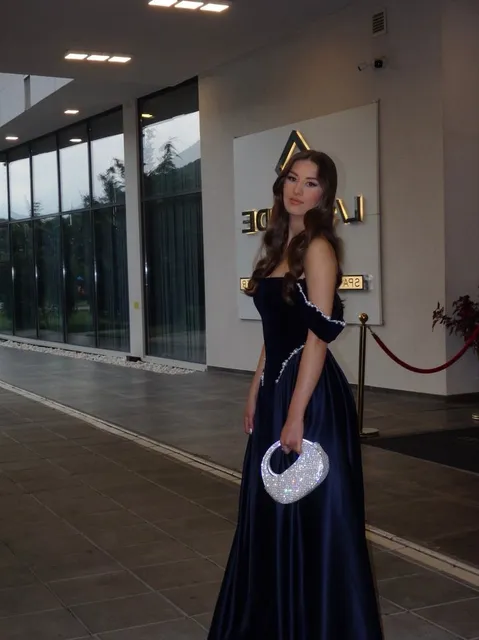 Fustan Elegant – Fustan mbrëmjeje me qira në Drenas