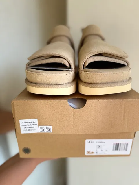 Sandale Orginale UGG – Sandale me qira në Prishtinë