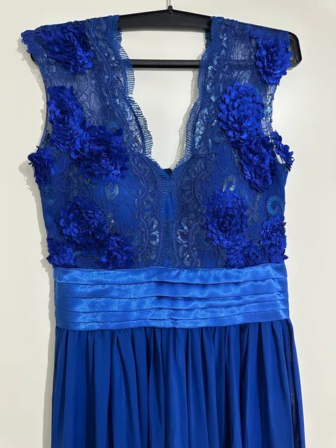 Fustan blu mbrëmjeje – Fustan mbrëmjeje me qira në Kamenicë