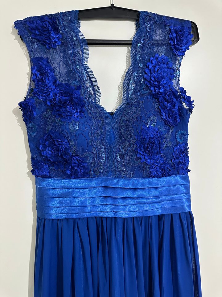 Fustan blu mbrëmjeje – Fustan mbrëmjeje me qira në Kamenicë