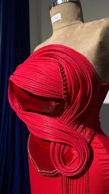 Red dress – Fustan mbrëmjeje me qira në Pejë