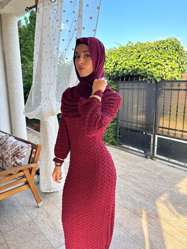 Fustan S/M long sleeve me qera – Fustan mbrëmjeje me qira në Prishtinë