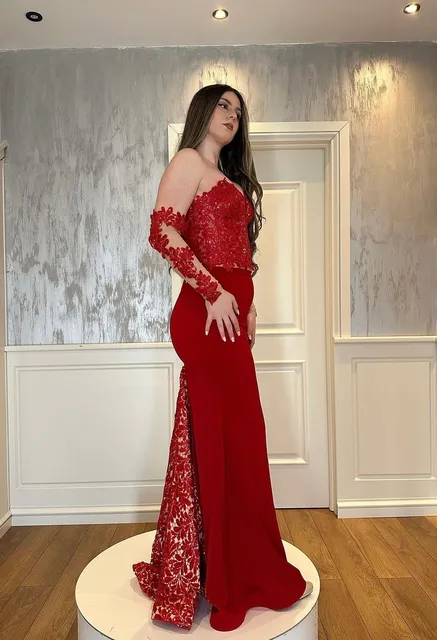 Fustan i kuq mature – Fustan mature me qira në Prishtinë